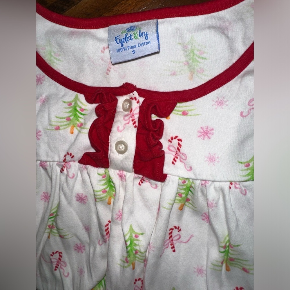 Eyelet & ivy 2 pc Holiday Pajamas - White, Red & Green Accents size Small - Picture 6 of 8
